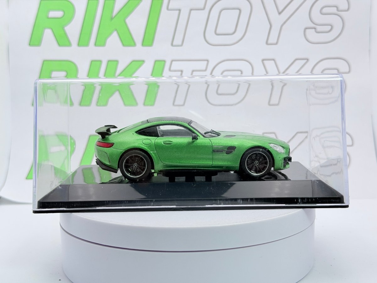 Mercedes Benz AMG GTR Coupé Edicola 1/43 Verde - RikiToys - Edicola