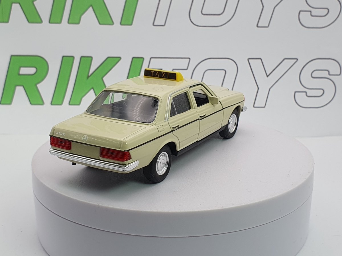 Mercedes Benz W 123 Welly 1/40 Beige 1976 - RikiToys - Welly#
