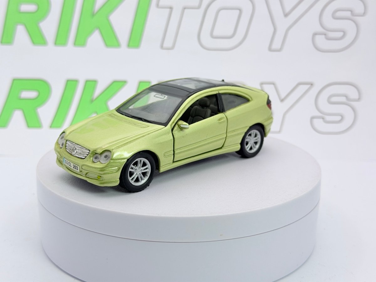 Mercedes C-klass Sport Coplè Maisto 1/38 Verde - RikiToys - Maisto