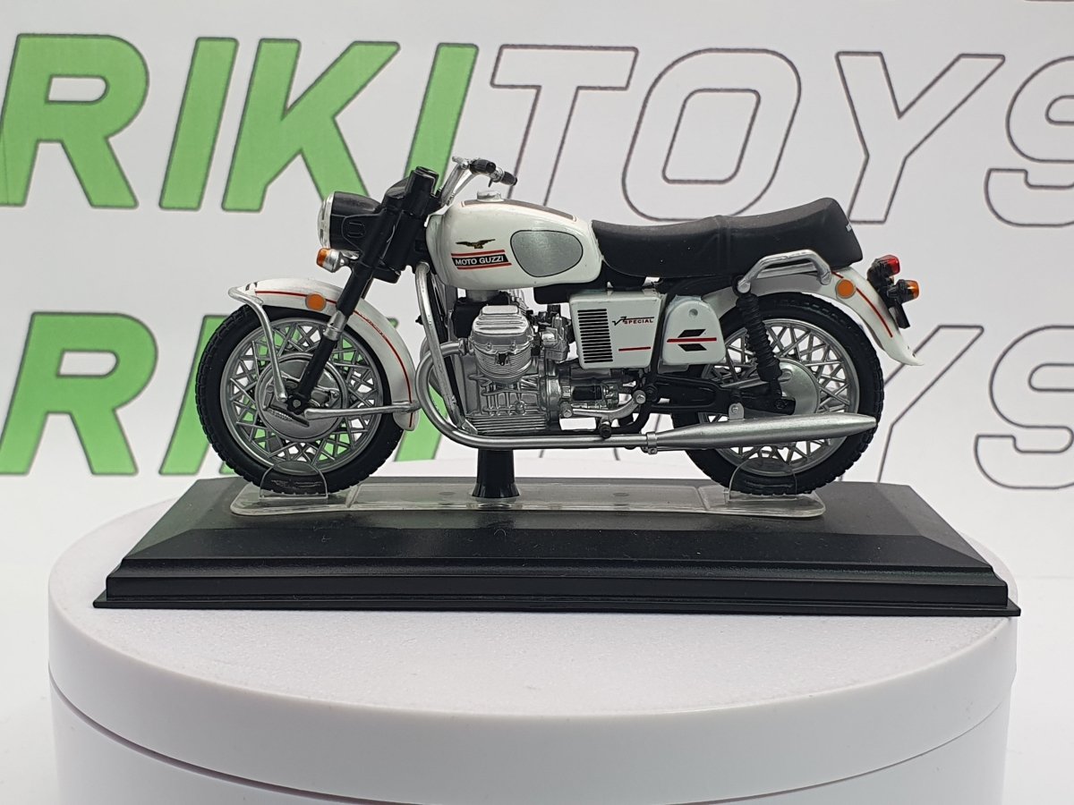 Motoguzzi V7 Special Starline 1/24 Bianco 1969 - RikiToys - Starline