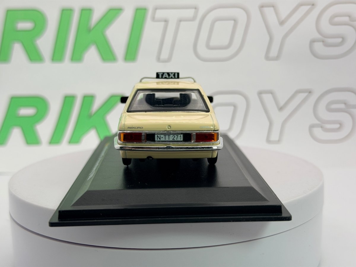 Opel Rekord E Edicola 1/43 Beige - RikiToys - Edicola