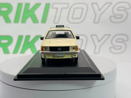 Opel Rekord E Edicola 1/43 Beige - RikiToys - Edicola