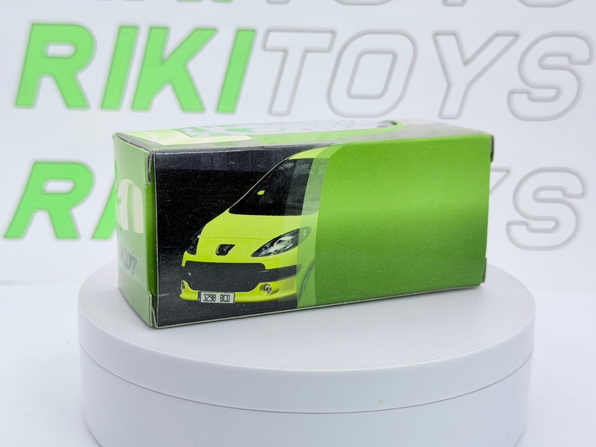 Peugeot 1007 Nover 1/60 Verde - RikiToys - Nover