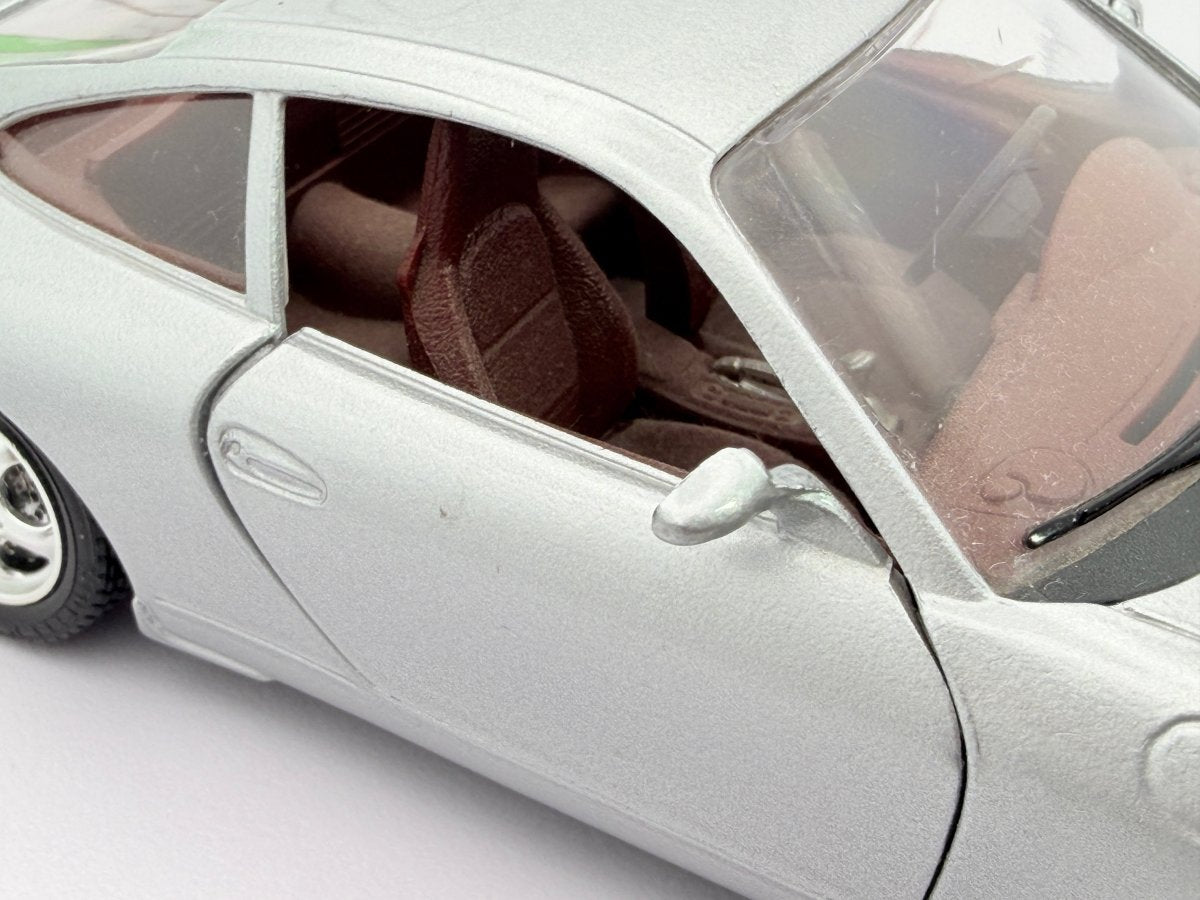 Porsche 911 996 Burago 1/24 Argento - RikiToys - Burago