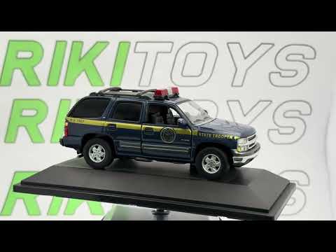 Chevrolet Tahoe Universal Hobbies 1/43 Blu 2002