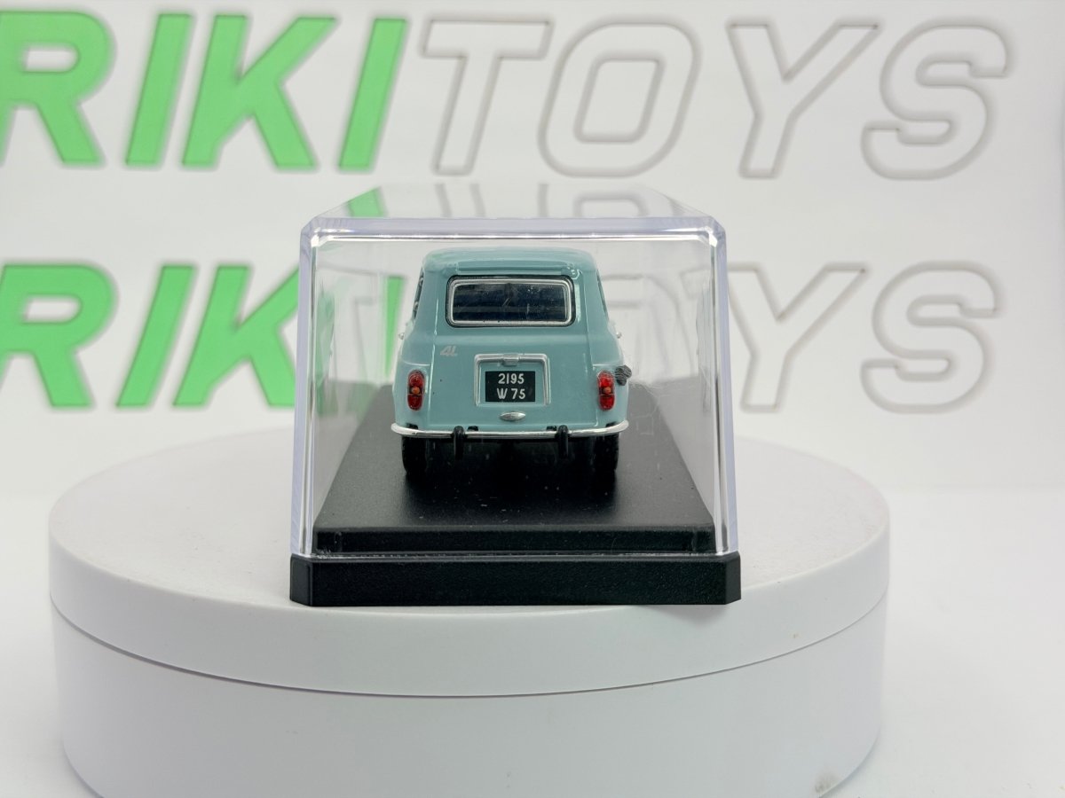 Renault R 4 Universal Hobbies 1/43 Celeste 1962 - RikiToys - Universal Hobbies