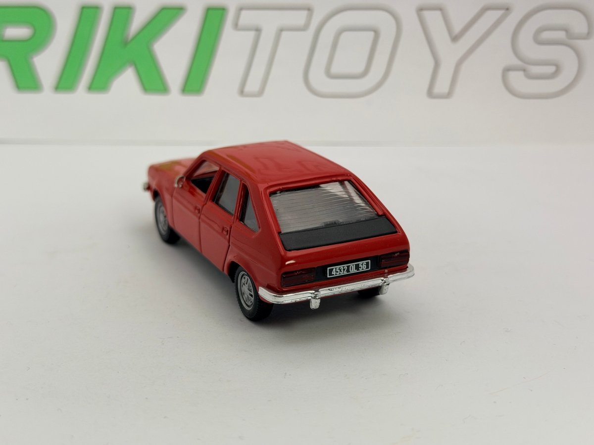 Renault R30 Norev 1/43 Rosso - RikiToys - Norev