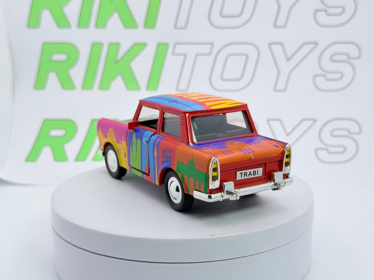 Trabant P 601 1/32 Rosso - RikiToys - RikiToys