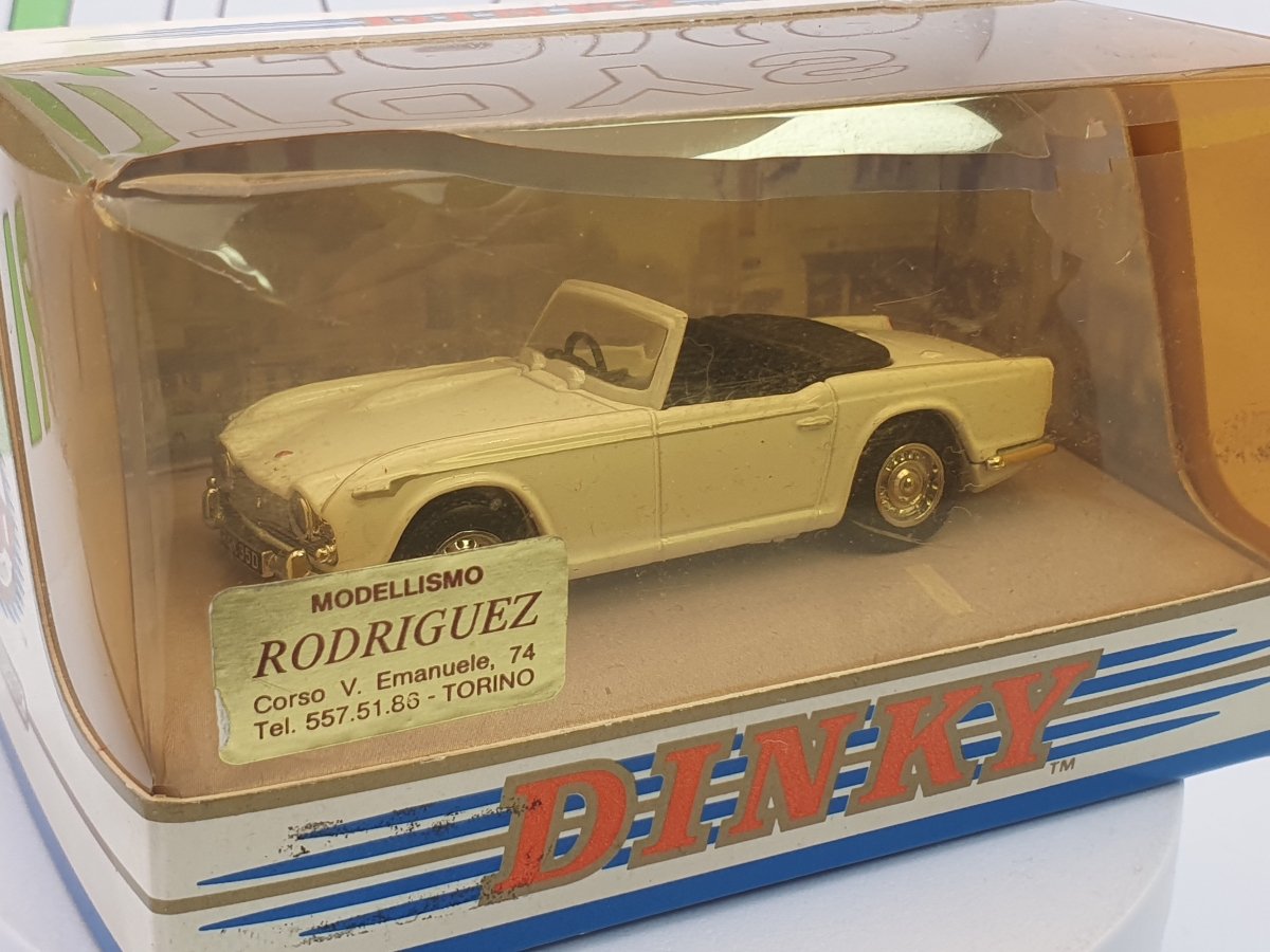 Triumph TR 4 A IRS Dinky 1/43 Bianco 1965 - RikiToys - Dinky