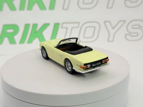 Triumph TR 6 Norev 1/43 Giallo chiaro - RikiToys - Norev