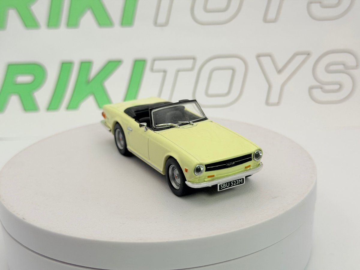 Triumph TR 6 Norev 1/43 Giallo chiaro - RikiToys - Norev