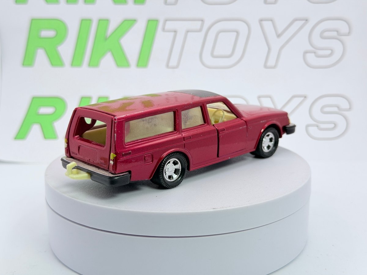 Volvo 245 DL Matchbox 1/40 Rosso - RikiToys - Matchbox