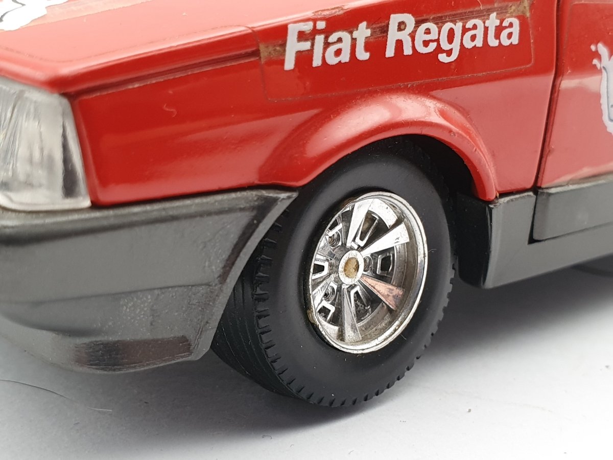 Fiat Regata Raid Malaysia Burago 1/24 - RikiToys - Burago#